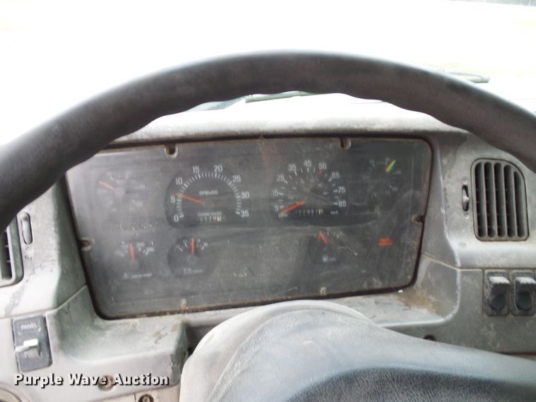 image for item DL0902 2000 Sterling L7500  refuse truck