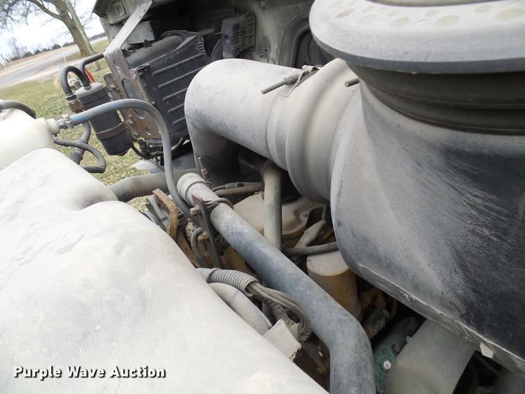 image for item DL0902 2000 Sterling L7500  refuse truck