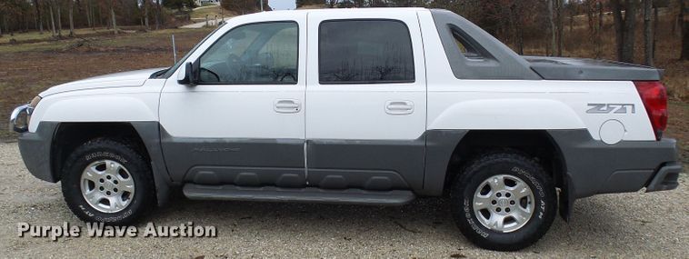 image for item DL0906 2002 Chevrolet Avalanche  Crew Cab pickup truck
