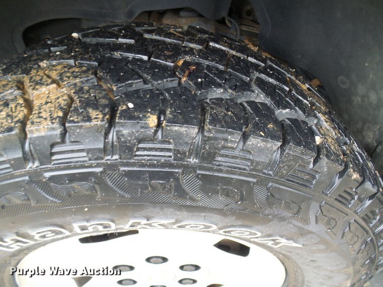 image for item DL0906 2002 Chevrolet Avalanche  Crew Cab pickup truck