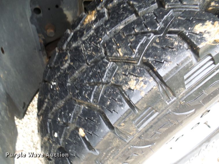 image for item DL0906 2002 Chevrolet Avalanche  Crew Cab pickup truck