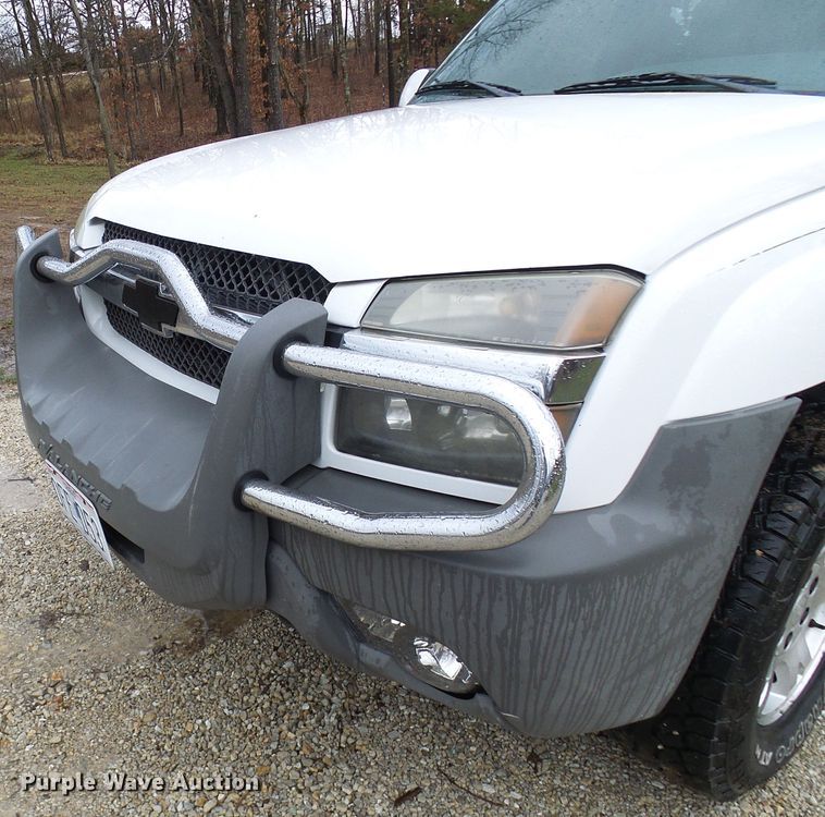image for item DL0906 2002 Chevrolet Avalanche  Crew Cab pickup truck