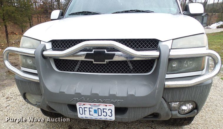 image for item DL0906 2002 Chevrolet Avalanche  Crew Cab pickup truck