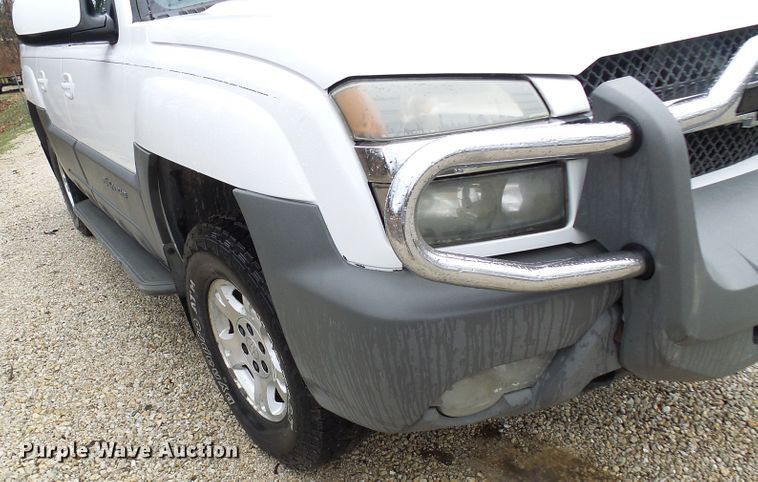 image for item DL0906 2002 Chevrolet Avalanche  Crew Cab pickup truck