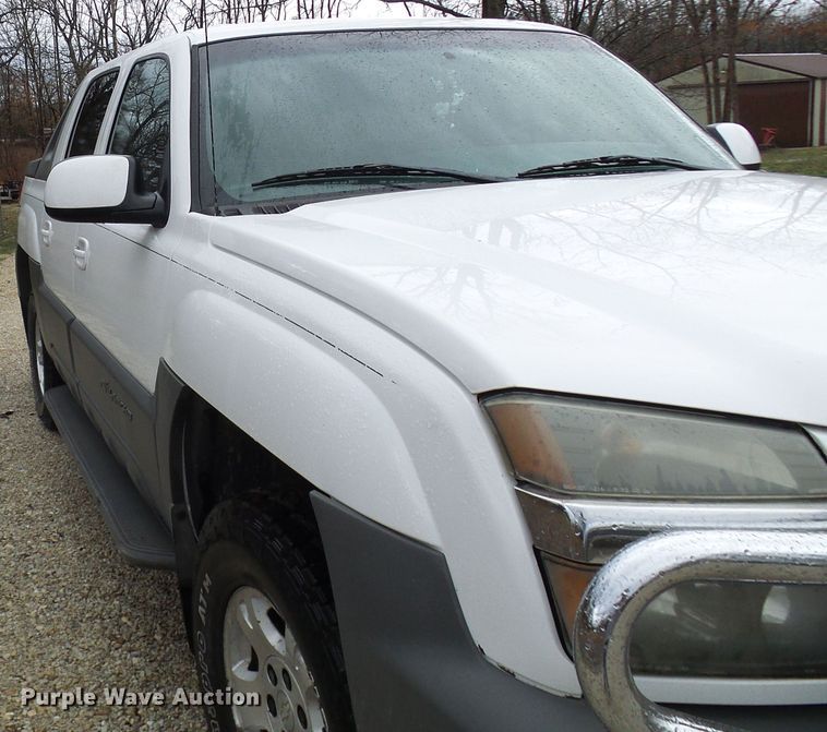 image for item DL0906 2002 Chevrolet Avalanche  Crew Cab pickup truck