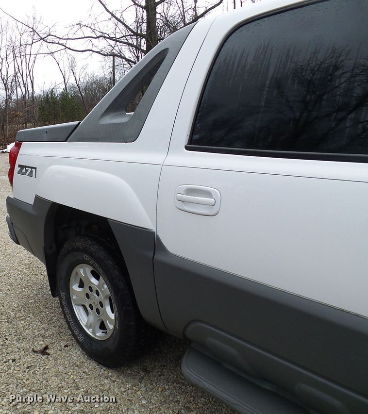 image for item DL0906 2002 Chevrolet Avalanche  Crew Cab pickup truck