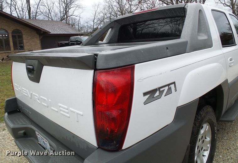 image for item DL0906 2002 Chevrolet Avalanche  Crew Cab pickup truck