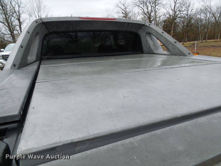 image for item DL0906 2002 Chevrolet Avalanche  Crew Cab pickup truck