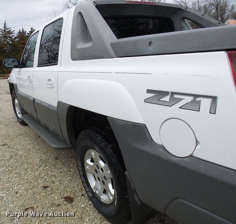 image for item DL0906 2002 Chevrolet Avalanche  Crew Cab pickup truck