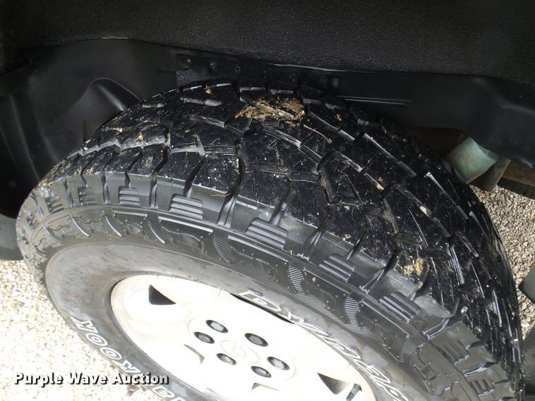 image for item DL0906 2002 Chevrolet Avalanche  Crew Cab pickup truck