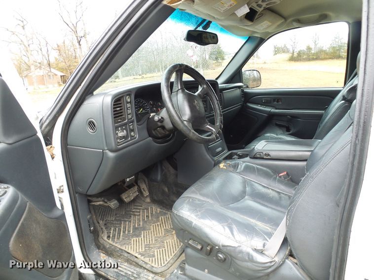 image for item DL0906 2002 Chevrolet Avalanche  Crew Cab pickup truck