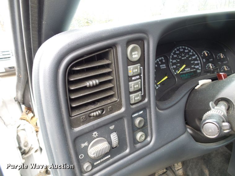 image for item DL0906 2002 Chevrolet Avalanche  Crew Cab pickup truck