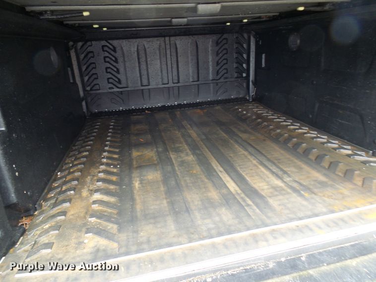 image for item DL0906 2002 Chevrolet Avalanche  Crew Cab pickup truck