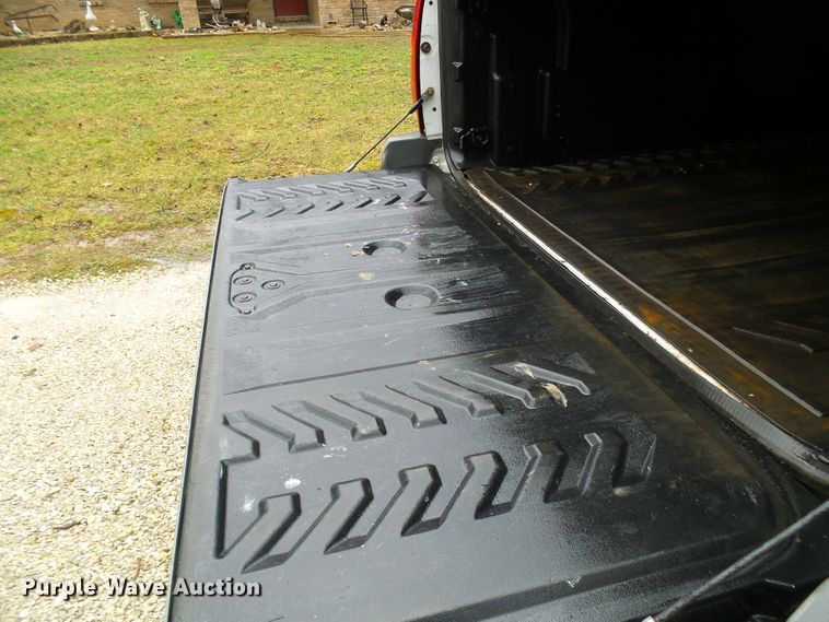 image for item DL0906 2002 Chevrolet Avalanche  Crew Cab pickup truck