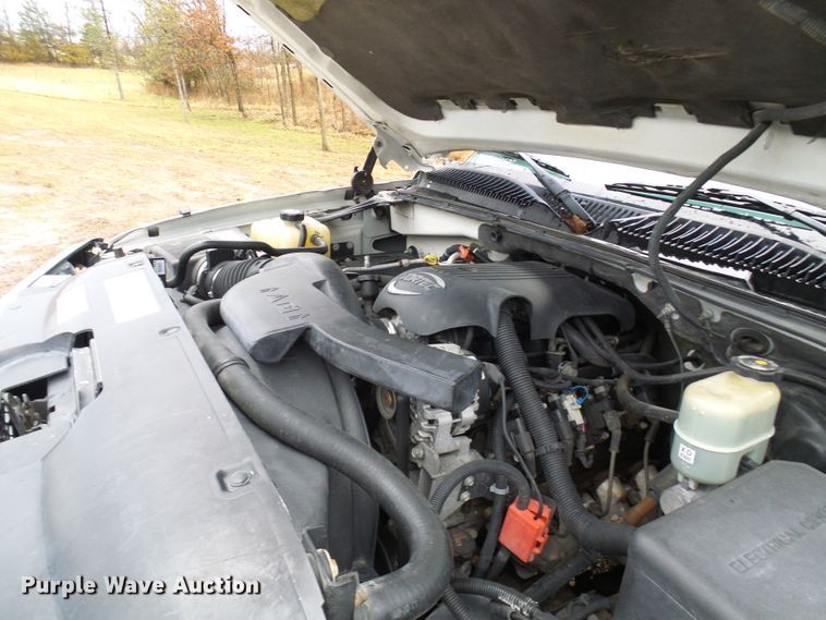 image for item DL0906 2002 Chevrolet Avalanche  Crew Cab pickup truck