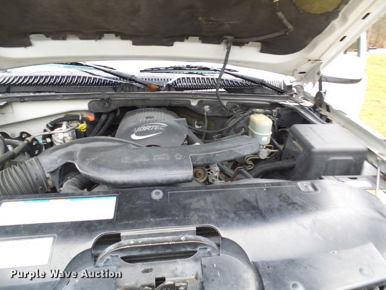 image for item DL0906 2002 Chevrolet Avalanche  Crew Cab pickup truck