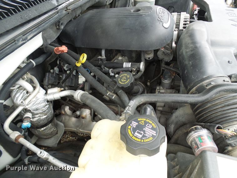 image for item DL0906 2002 Chevrolet Avalanche  Crew Cab pickup truck