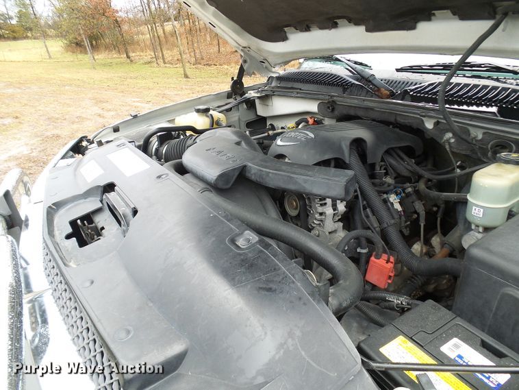 image for item DL0906 2002 Chevrolet Avalanche  Crew Cab pickup truck