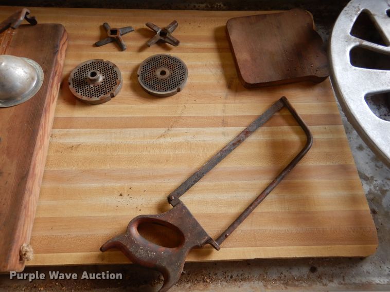 image for item DL2224 Hobart 4046  meat grinder