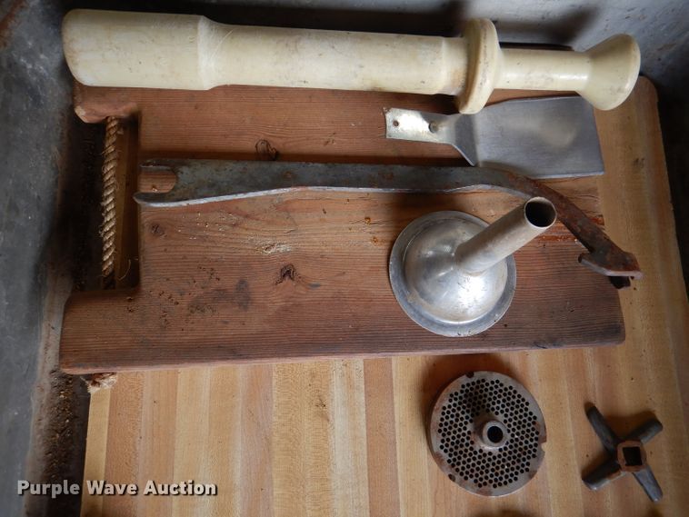 image for item DL2224 Hobart 4046  meat grinder