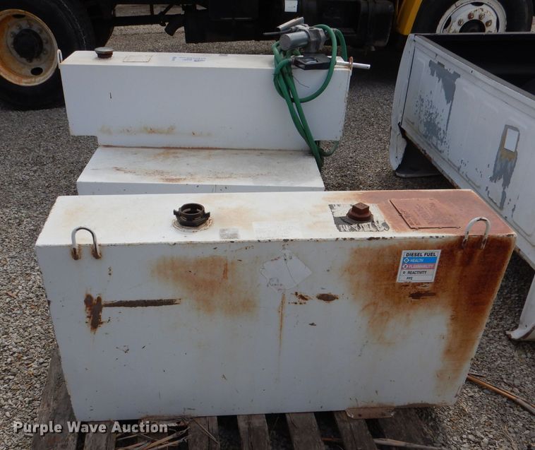 image for item DL4772 (2) L-shaped fuel tanks