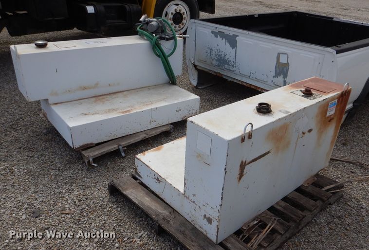 image for item DL4772 (2) L-shaped fuel tanks