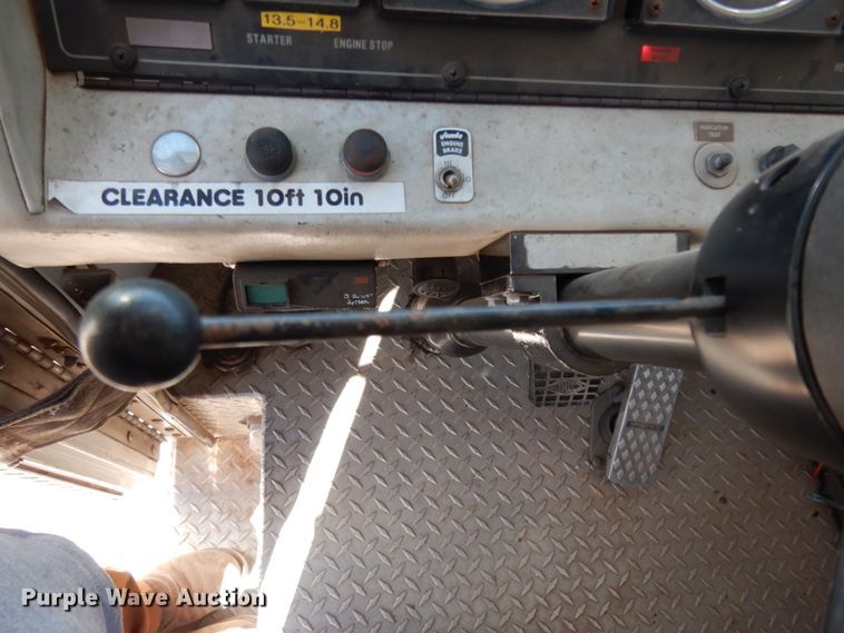 image for item DM2825 1985 Pierce  ladder fire truck