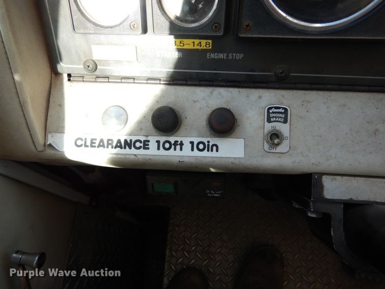 image for item DM2825 1985 Pierce  ladder fire truck