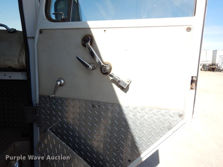 image for item DM2825 1985 Pierce  ladder fire truck