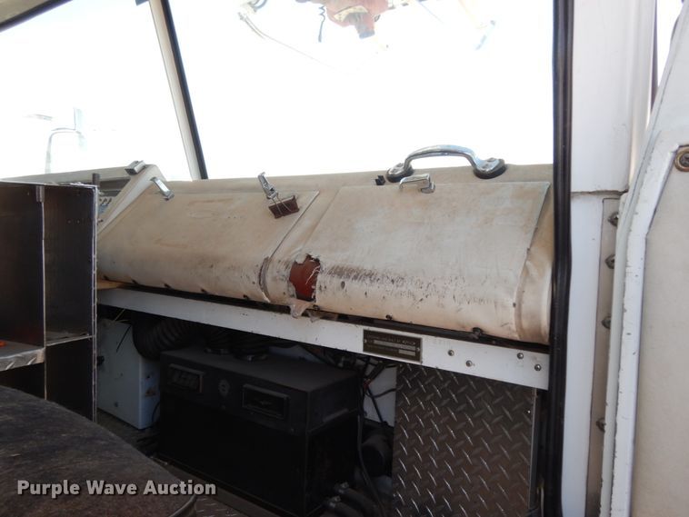 image for item DM2825 1985 Pierce  ladder fire truck