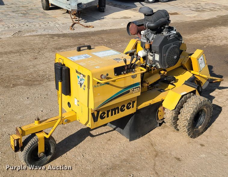image for item DN6150 Vermeer SC252  stump grinder