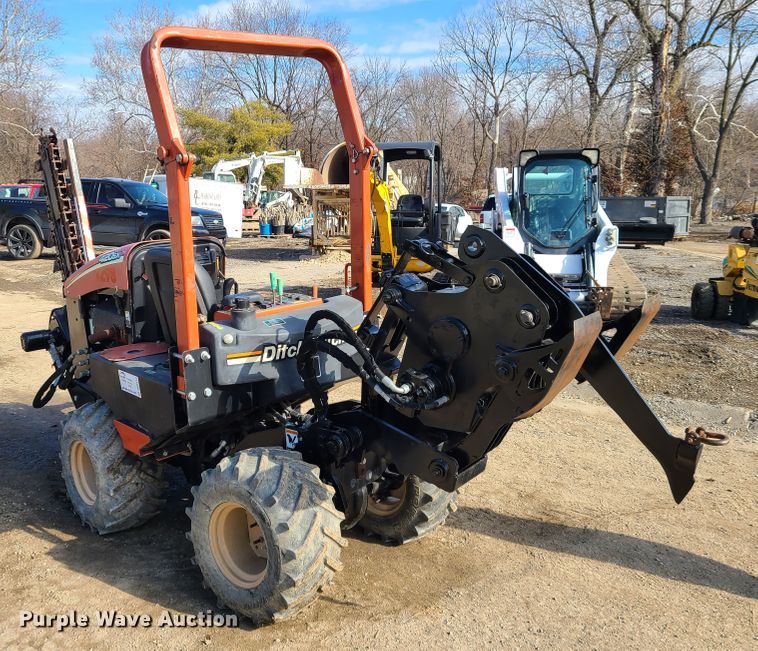 image for item DN6151 2011 Ditch Witch 420SX  trencher