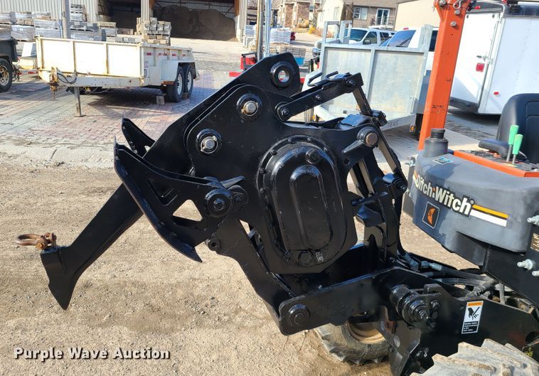 image for item DN6151 2011 Ditch Witch 420SX  trencher