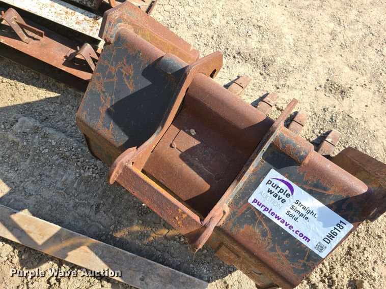 image for item DN6181 30"W excavator bucket