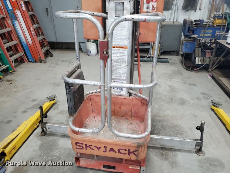 image for item EY9668 1997 Skyjack SP30  vertical lift
