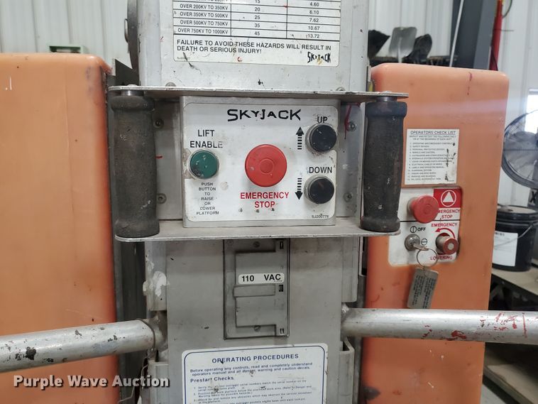 image for item EY9668 1997 Skyjack SP30  vertical lift