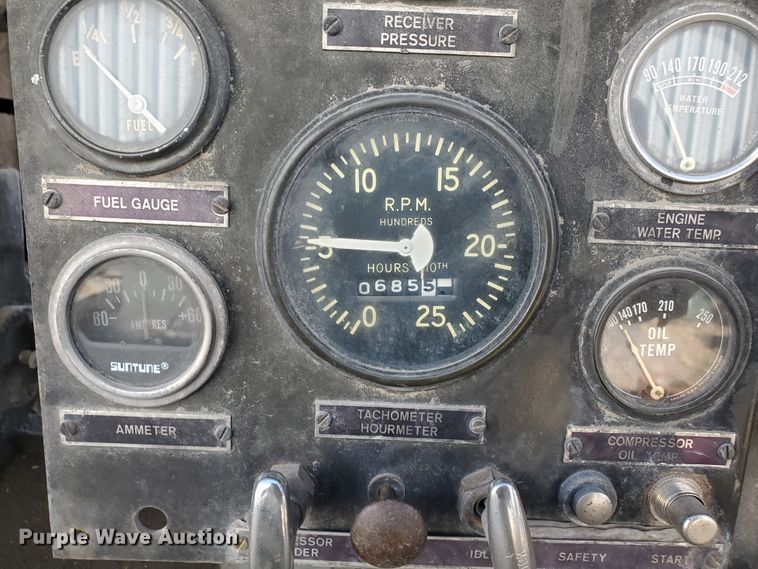 image for item EY9669 1970 Davey 9M250RPV  air compressor