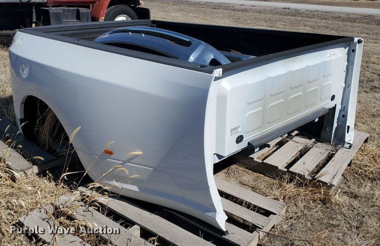 image for item EY9676 2014 Dodge Ram 3500  pickup truck bed