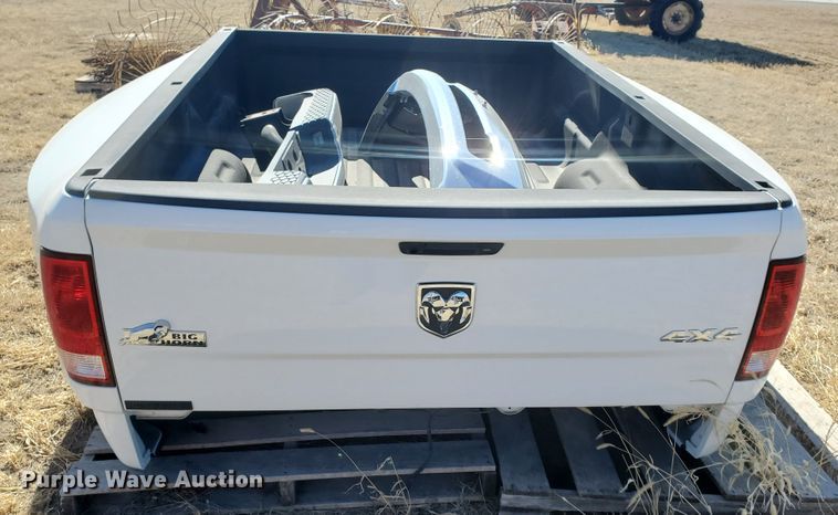 image for item EY9676 2014 Dodge Ram 3500  pickup truck bed