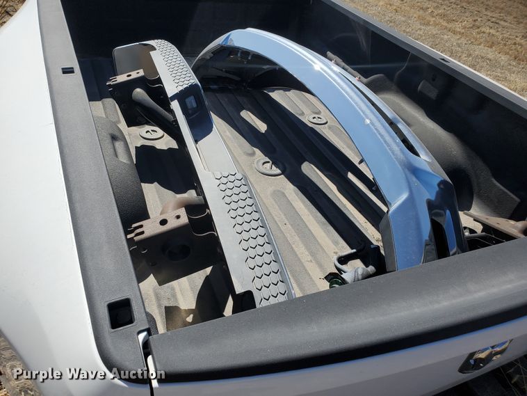 image for item EY9676 2014 Dodge Ram 3500  pickup truck bed