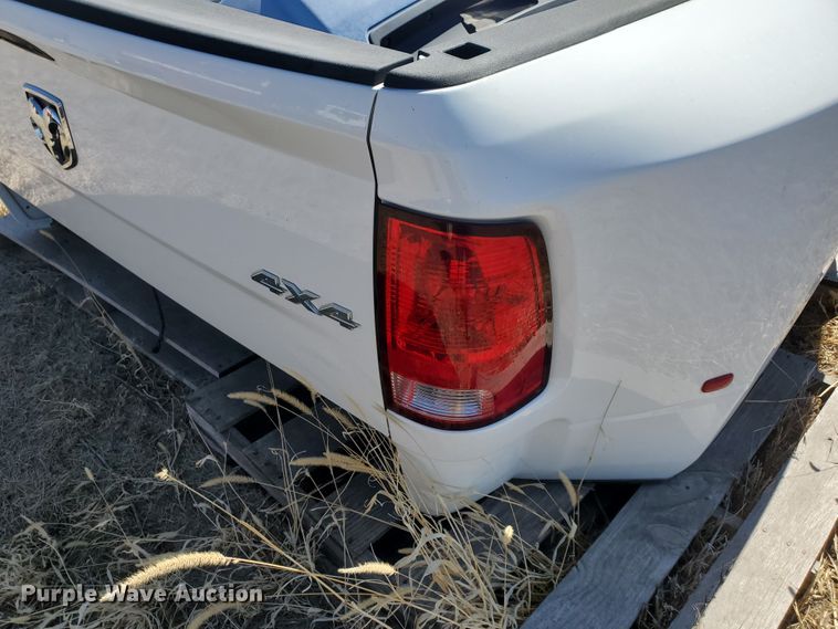image for item EY9676 2014 Dodge Ram 3500  pickup truck bed
