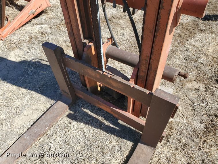 image for item EY9677 Nissan forklift mast