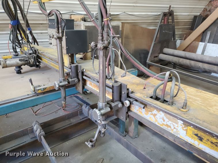 image for item EY9684 Heath Shape Cutter 442  torch table