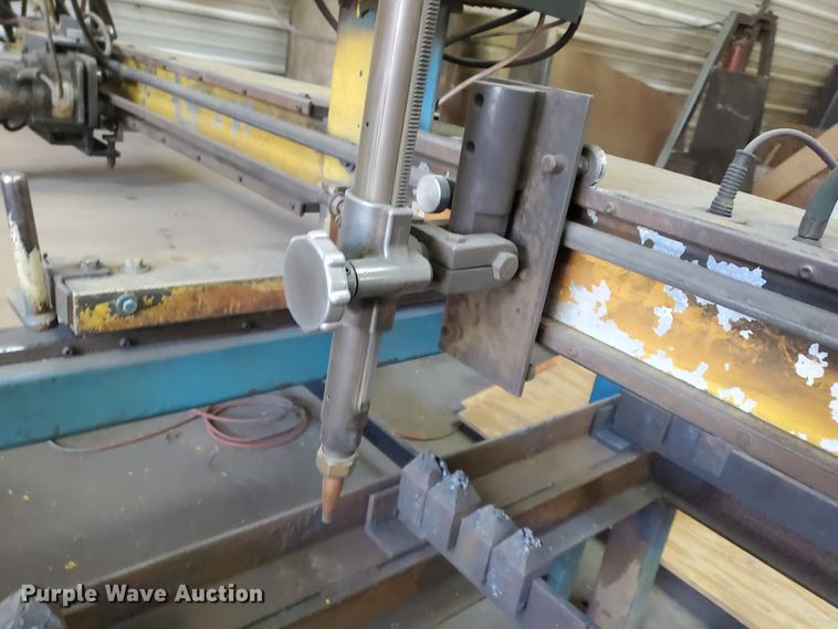 image for item EY9684 Heath Shape Cutter 442  torch table