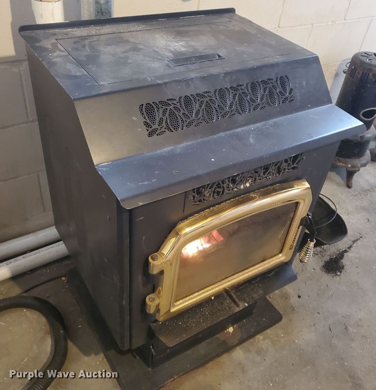 image for item EY9685 2005 St. Croix Auburn  corn stove