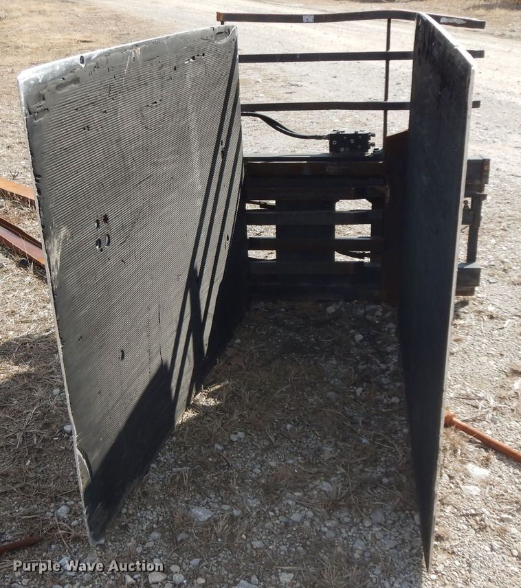 Brudi CCE2022.0101 forklift squeeze clamp in Independence, KS Item