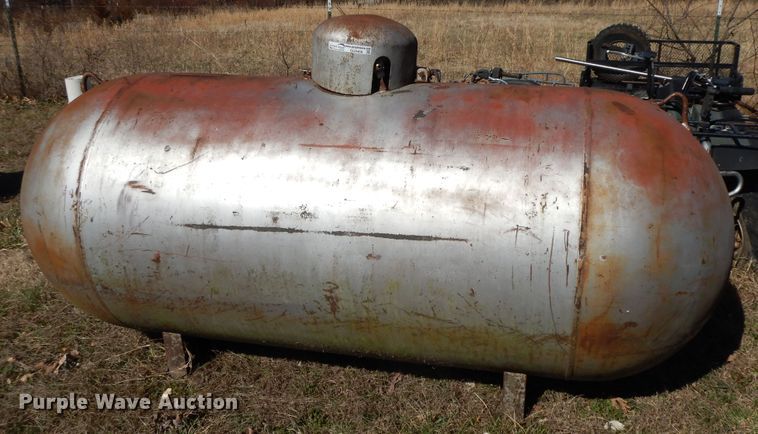 image for item GG9468 1950 propane tank