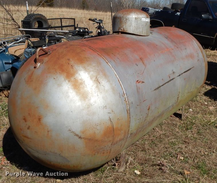 image for item GG9468 1950 propane tank