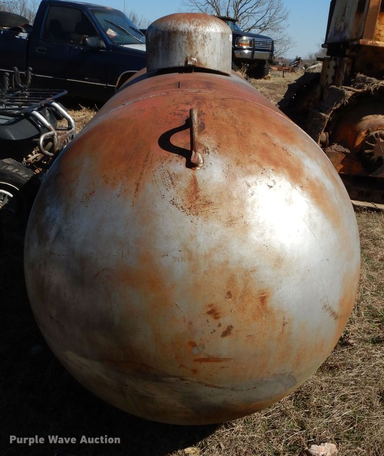 image for item GG9468 1950 propane tank