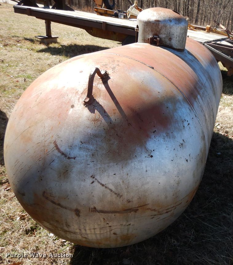 image for item GG9468 1950 propane tank